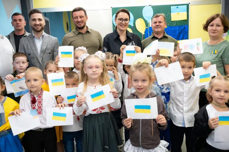 ukraine-school-children Ukraine school children